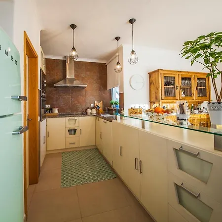 D09 - Porto De Mos Luxury Villa *