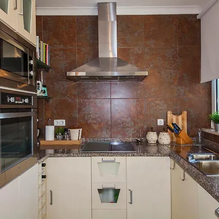 D09 - Porto De Mos Luxury Villa